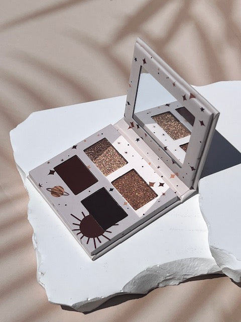 Phấn mắt nướng và phủ sương Quad